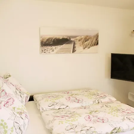 Fuchs Apartment *